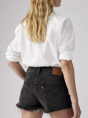 Levi’s 501 High-Waisted Denim Short in Black (Mesa Cabo)
